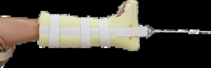 DeRoyal Buck’s Traction Boot with Triangle Buckle
